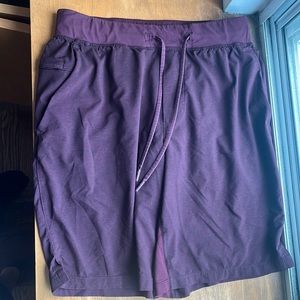 Lululemon Small LINER maroon shorts